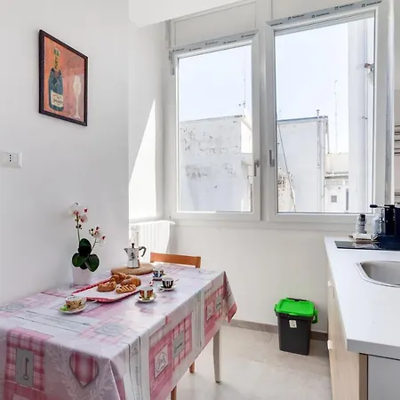 Guesthost - La Bella Vista Sea View Terrace Flat Lägenhet