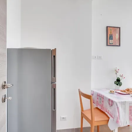 Guesthost - La Bella Vista Sea View Terrace Flat Lägenhet Bari