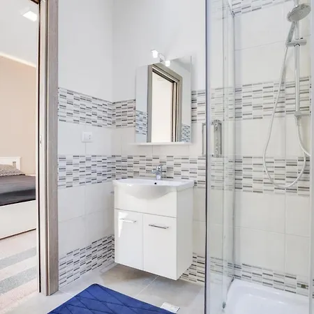 Guesthost - La Bella Vista Sea View Terrace Flat Lägenhet Bari