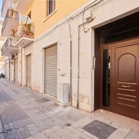 Guesthost - La Bella Vista Sea View Terrace Flat Lägenhet *